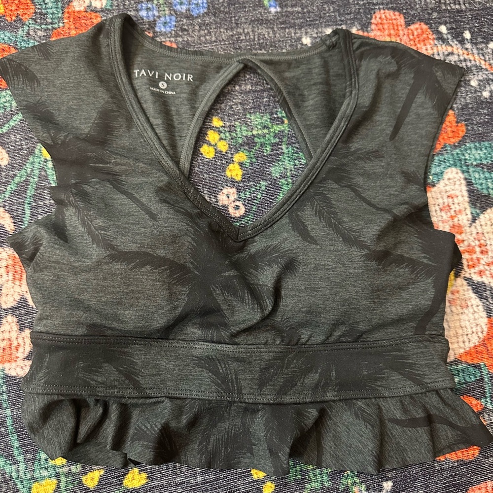 Tavi Noir Palm Tree Crop